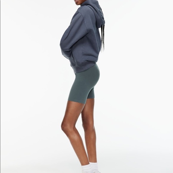 COPY - TNA Camero Tshirt & TNAChill high rise 7” short - Picture 6 of 6